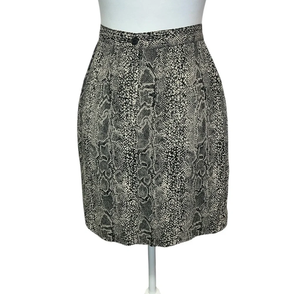 Taiga Paris Elegant Snake Print Skirt